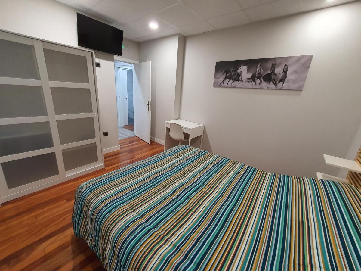 Cv33 Ostatua Hotel Bilbao Buitenkant foto