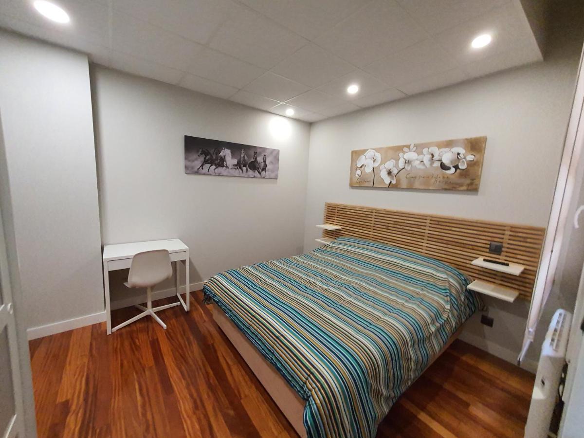 Cv33 Ostatua Hotel Bilbao Buitenkant foto