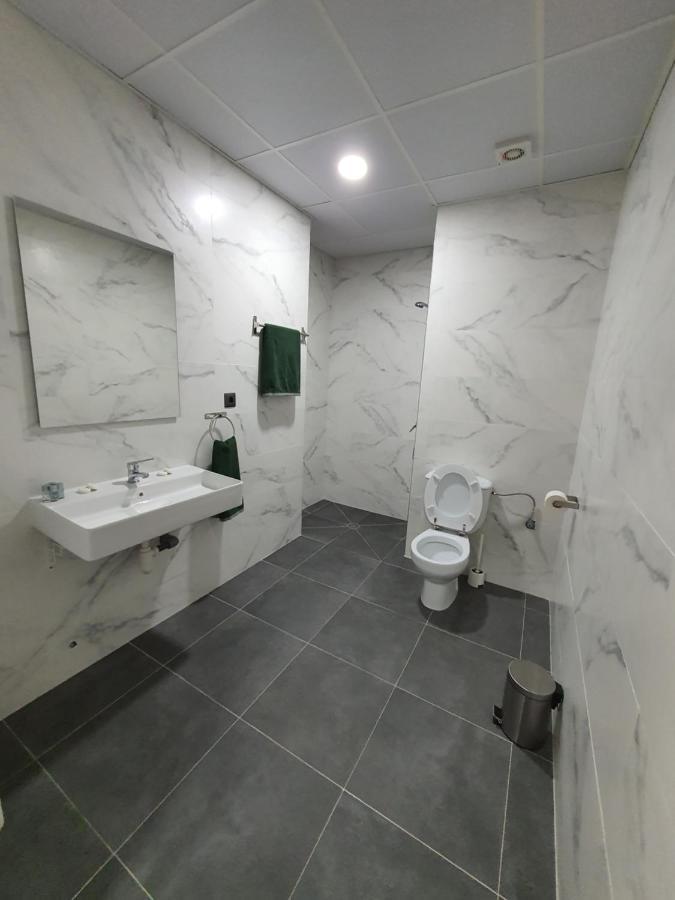 Cv33 Ostatua Hotel Bilbao Buitenkant foto